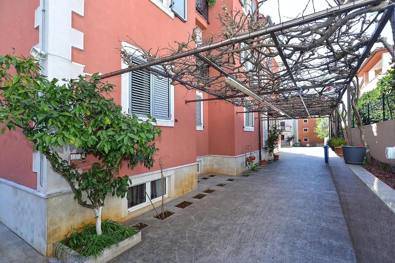 Apartments Martin 2224 Rovinj