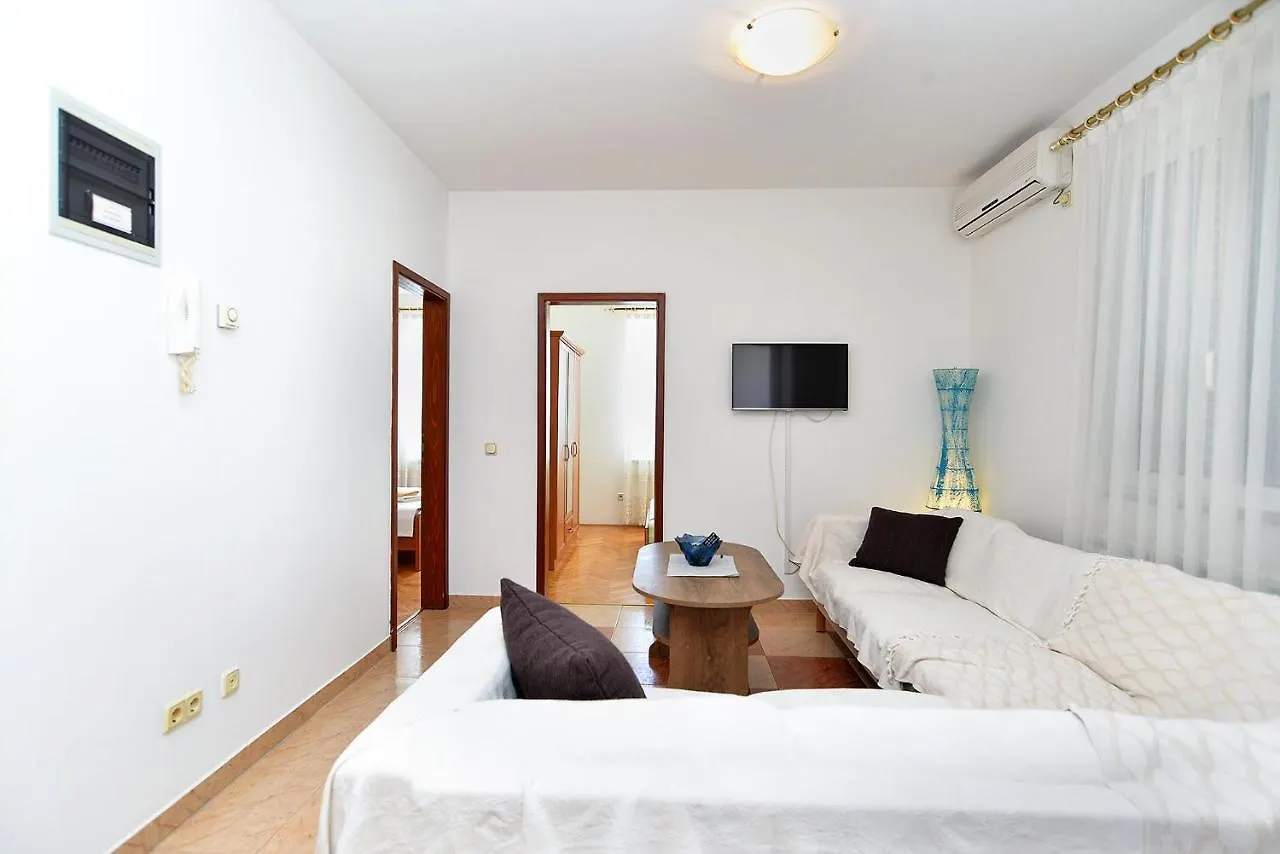 Apartments Martin 2224 Rovinj