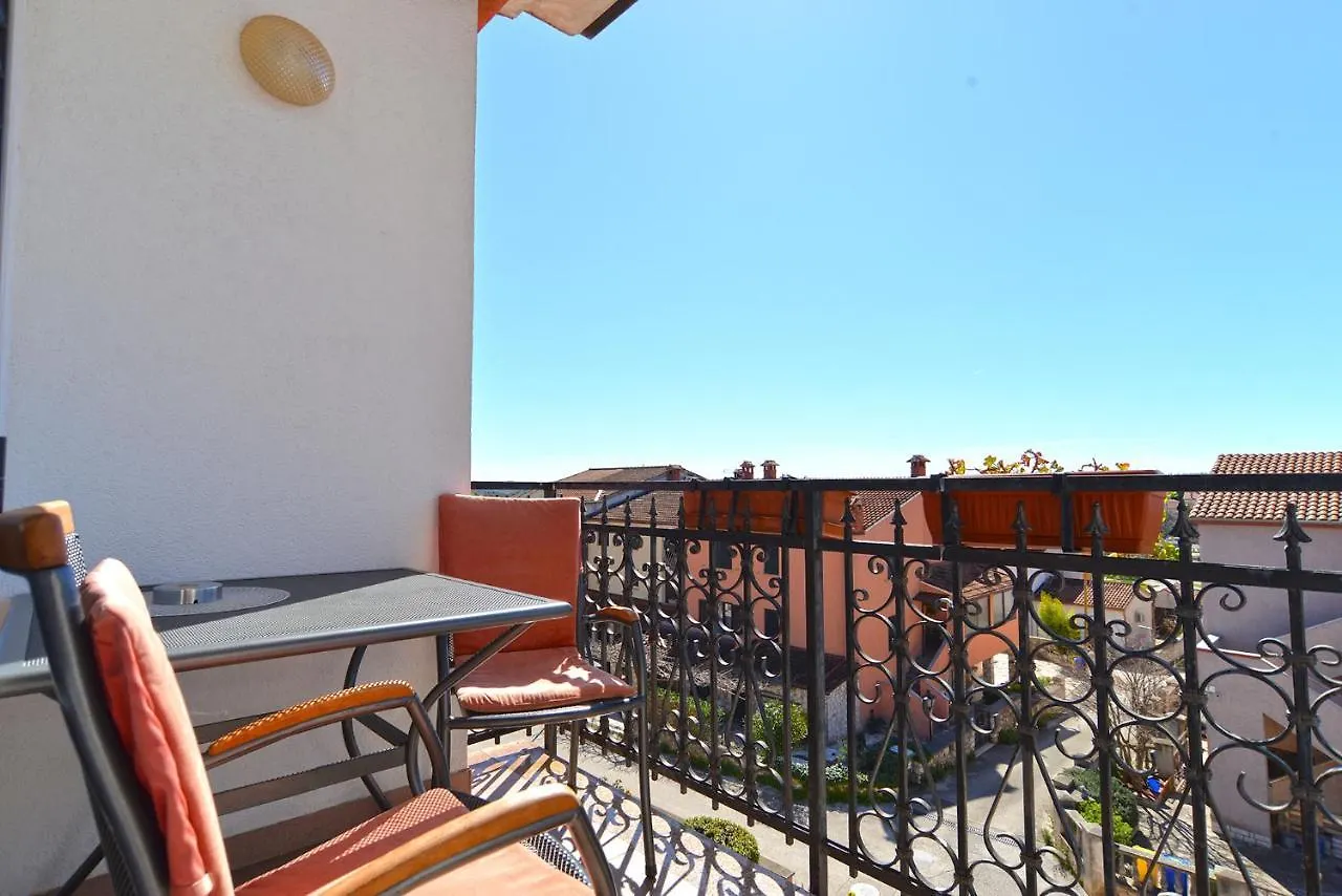 Apartments Martin 2224 Rovinj